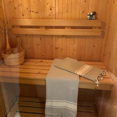 Appart' D'artiste Avec Sauna. *