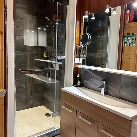 Appart' D'artiste Avec Sauna. Apartment